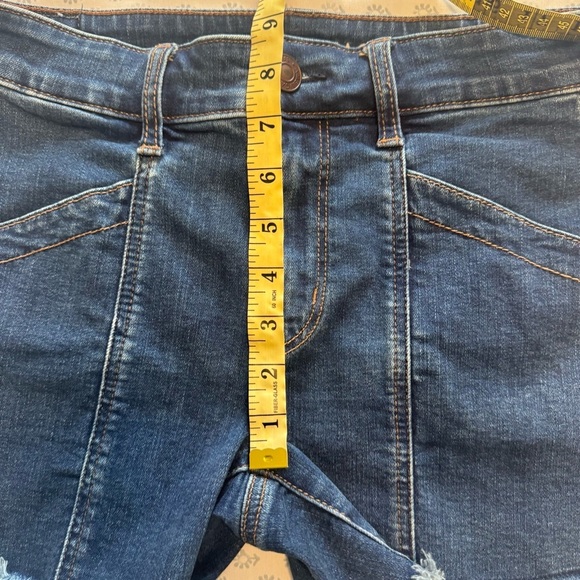 American Eagle Outfitters Denim Frayed Hem Mid Rise Women's Shorts - Picture 5 of 7